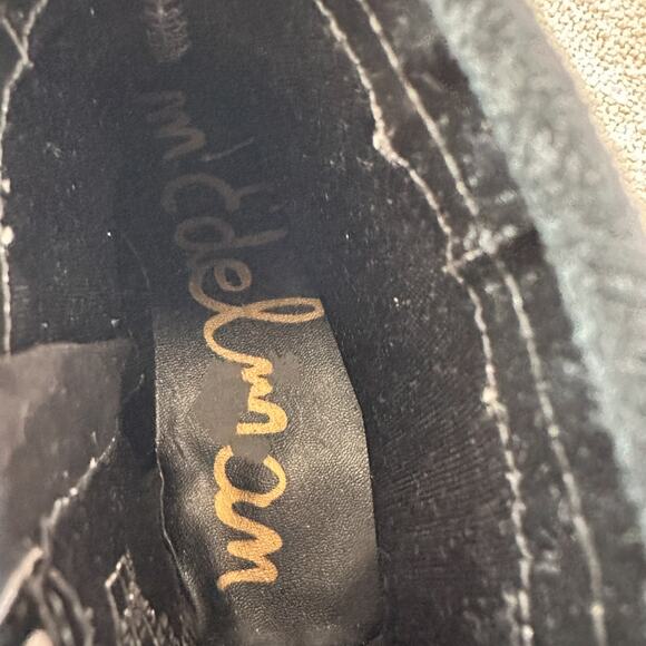 NWT Sam Edelman Taryn Studs Black Leather Fringe Ankle Boots Girl's 11 - Picture 4 of 7